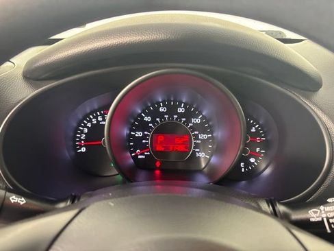 Used 2019 Kia Soul FWD image 3