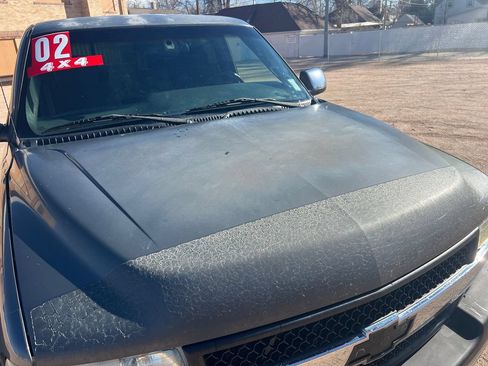 Used 2002 Chevrolet Silverado 2500 LS w/ Electrical Convenience Pkg AWD/4WD image 9