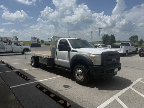 Used 2015 Ford F550 4x4 Regular Cab Super Duty image 3