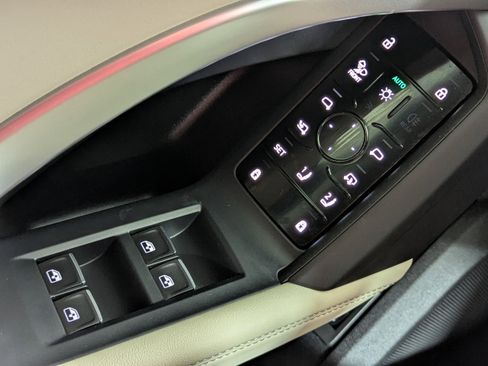 Used 2025 Audi Q5 Premium Plus w/ Premium Plus image 24