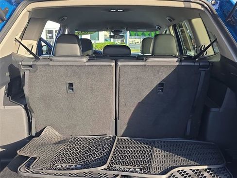 Used 2025 Volkswagen Atlas SE FWD image 19