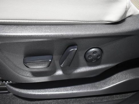 Certified 2023 Nissan Ariya AWD image 17