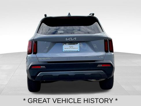 Used 2023 Kia Sorento S w/ Panoramic Sunroof Package AWD/4WD image 6