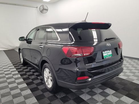 Used 2019 Kia Sorento FWD V6 image 5