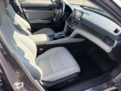 Used 2020 Honda Accord Touring image 23
