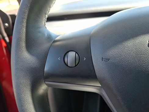 Used 2021 Tesla Model Y Long Range image 22