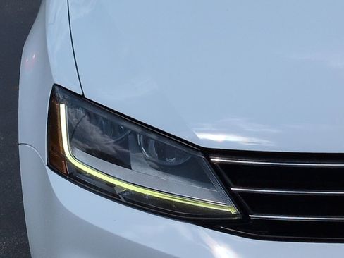 Used 2017 Volkswagen Jetta SEL FWD image 10