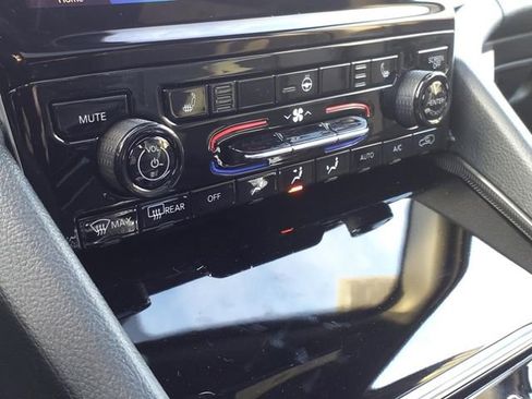 New 2024 Jeep Grand Cherokee Limited 4xe AWD/4WD image 17