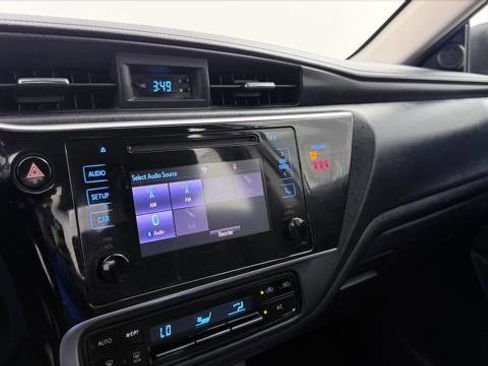 Used 2019 Toyota Corolla LE FWD image 28