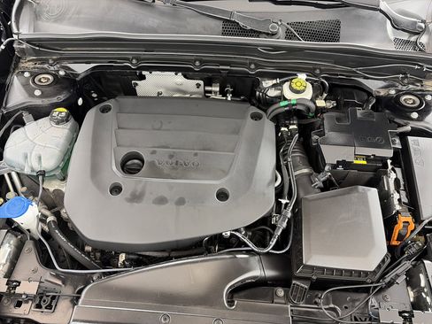 Used 2025 Volvo XC40 B5 Core AWD/4WD image 11
