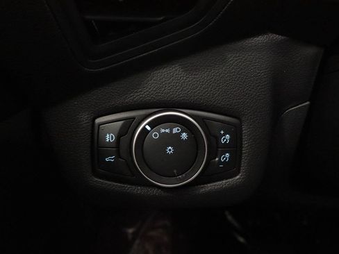 Used 2018 Ford Escape SE w/ Ford Safe & Smart Package FWD image 17
