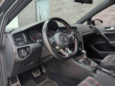 Used 2015 Volkswagen Golf 4-Door FWD image 10