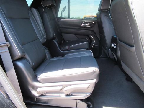 Used 2022 GMC Yukon SLT w/ SLT Luxury Package RWD image 34