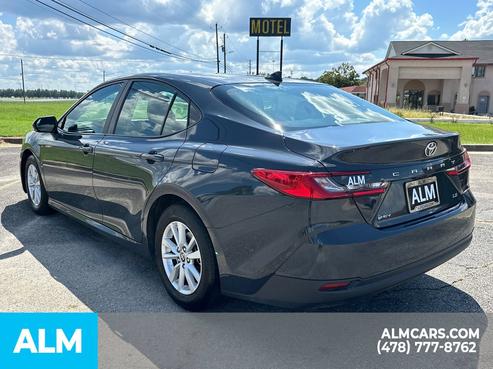 Used 2025 Toyota Camry LE FWD image 8