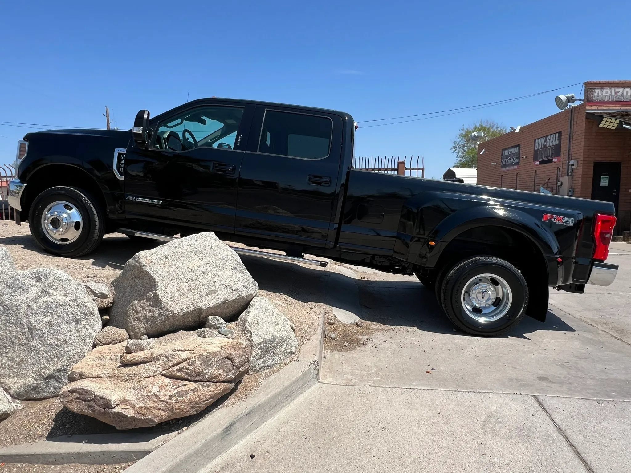Used 2017 Ford F350 Lariat w/ Tow Technology Bundle AWD/4WD image 1