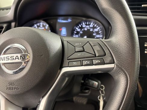 Used 2017 Nissan Rogue S AWD/4WD image 32