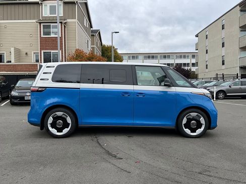 New 2025 Volkswagen ID. Buzz Pro S Plus image 9