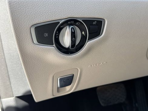 Used 2022 Mercedes-Benz E 350 Sedan image 18