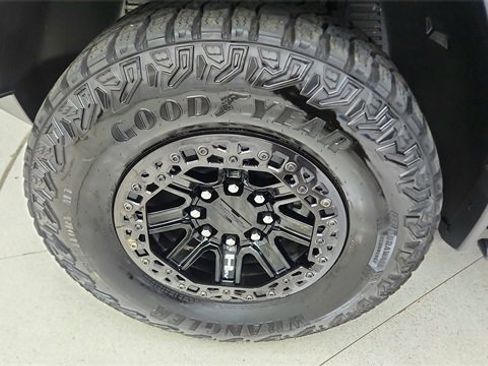 Used 2024 GMC Hummer EV 3X w/ Omega Edition image 59