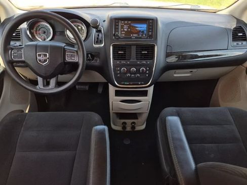 Used 2019 Dodge Grand Caravan SE w/ UConnect Hands-Free Group FWD image 22