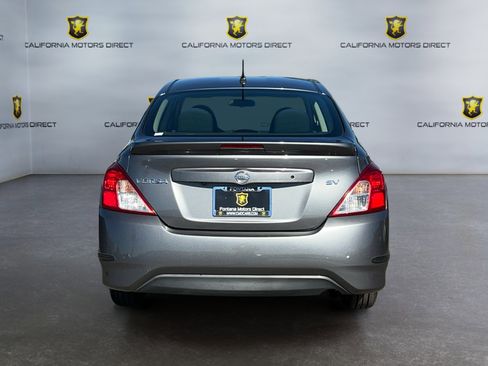 Used 2019 Nissan Versa SV image 4