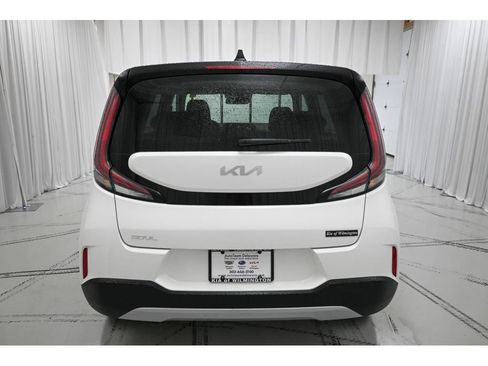Used 2025 Kia Soul LX image 6