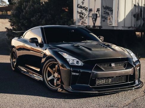 Used 2019 Nissan GT-R Premium w/ Premium Interior Package AWD/4WD image 5
