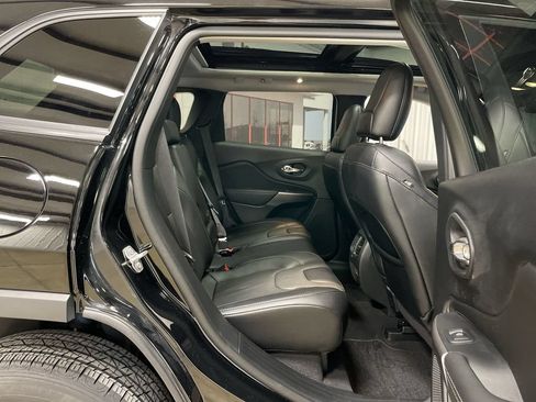 Used 2022 Jeep Cherokee Latitude Lux w/ Sun & Sound Group FWD image 29