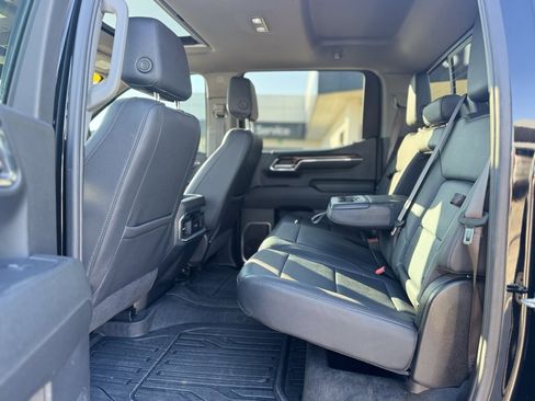 Used 2024 GMC Sierra 1500 Elevation w/ Elevation Premium Package image 9