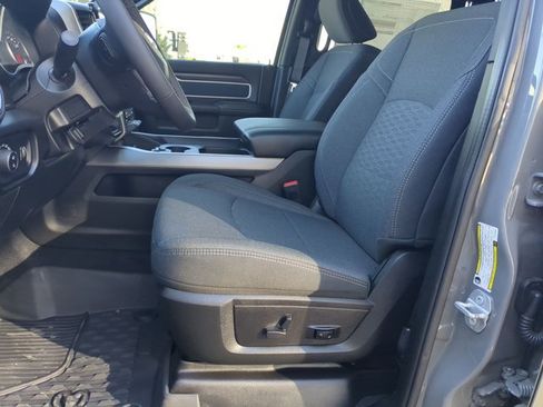 New 2026 RAM 2500 Big Horn AWD/4WD image 4