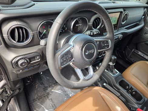 Used 2023 Jeep Wrangler Unlimited Sahara AWD/4WD image 19