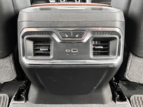 Used 2024 GMC Sierra 3500 Denali Ultimate image 27