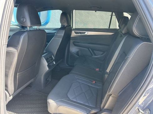 Used 2024 Volkswagen Atlas Cross Sport SE AWD/4WD image 9