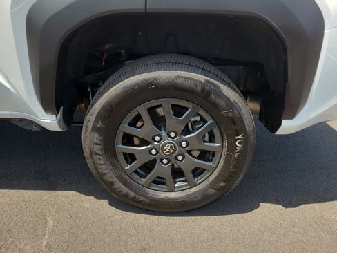 Certified 2025 Toyota 4Runner SR5 AWD/4WD image 10