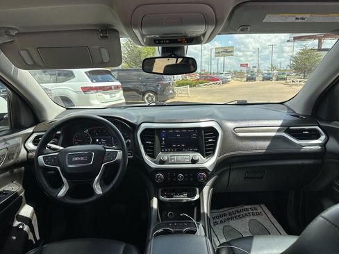 Used 2023 GMC Acadia SLT image 18