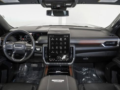 Used 2025 GMC Yukon Denali image 25