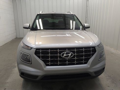 Used 2023 Hyundai Venue SEL FWD image 14