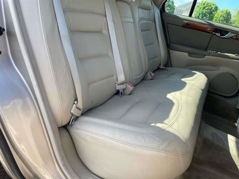 Used 2003 Cadillac De Ville w/ Comfort & Convenience Package FWD image 82