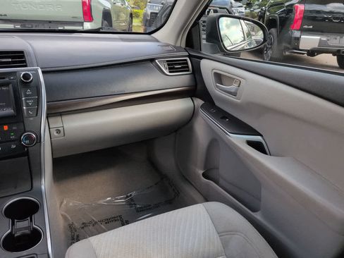 Used 2015 Toyota Camry LE FWD image 16