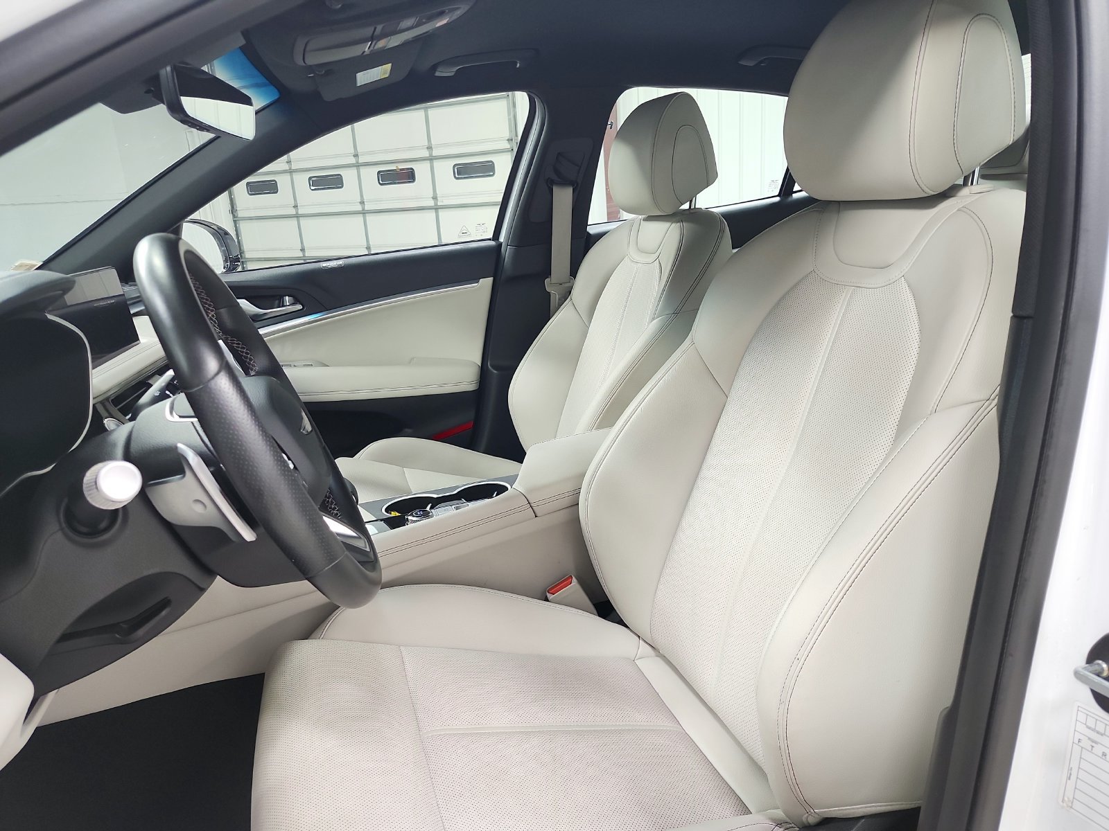 Used 2025 Genesis G70 2.5T RWD image 10