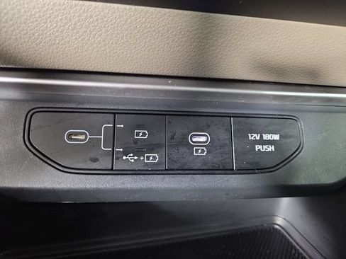 Certified 2026 Kia Carnival LXS FWD image 25