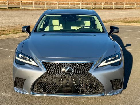 Used 2023 Lexus LS 500h AWD w/ Luxury Package image 5