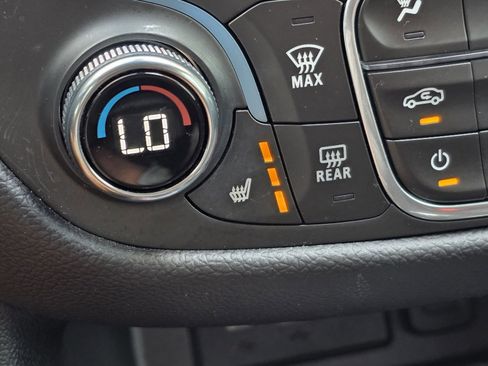 Used 2022 Chevrolet Equinox LT FWD image 24