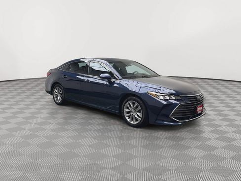 Used 2020 Toyota Avalon XLE w/ Carpet Mat Package FWD image 30