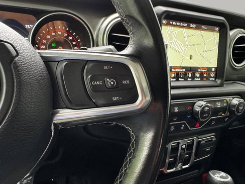 Used 2020 Jeep Wrangler Unlimited Sahara w/ Uconnect 4C Nav & Sound Group AWD/4WD image 22