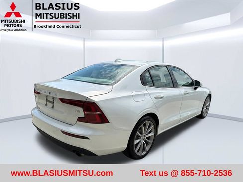 Used 2019 Volvo S60 T5 Momentum w/ Multimedia Package FWD image 8
