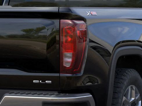 New 2026 GMC Sierra 1500 SLE w/ X31 Off-Road Package AWD/4WD image 26