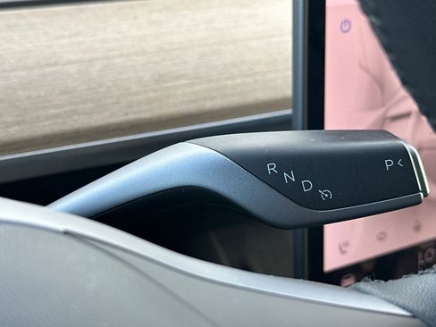 Used 2022 Tesla Model Y Performance image 21