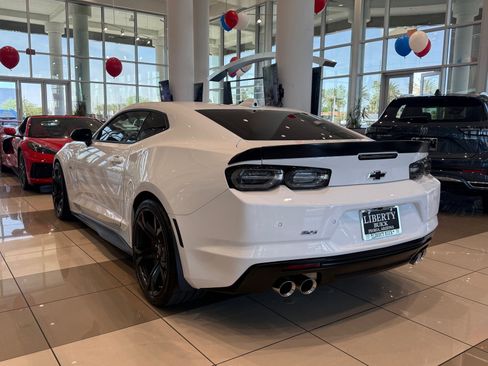 Used 2022 Chevrolet Camaro SS RWD image 5
