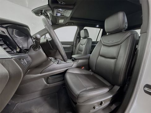 Used 2023 Cadillac XT6 Luxury image 22